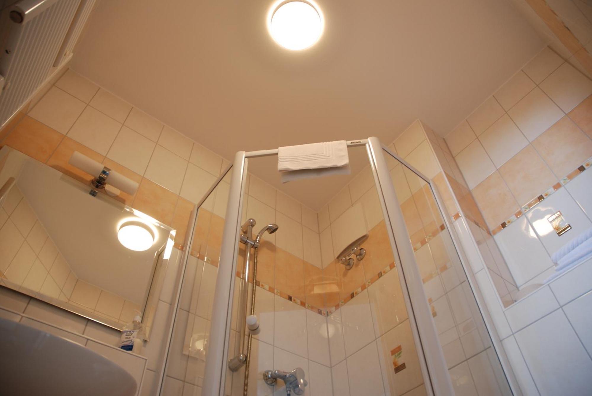 Raeuberschaenke Hotel Oederan Room photo